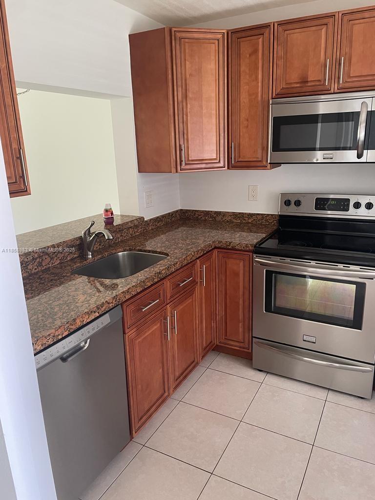 KENSINGTON WALK CONDO - Residential Lease