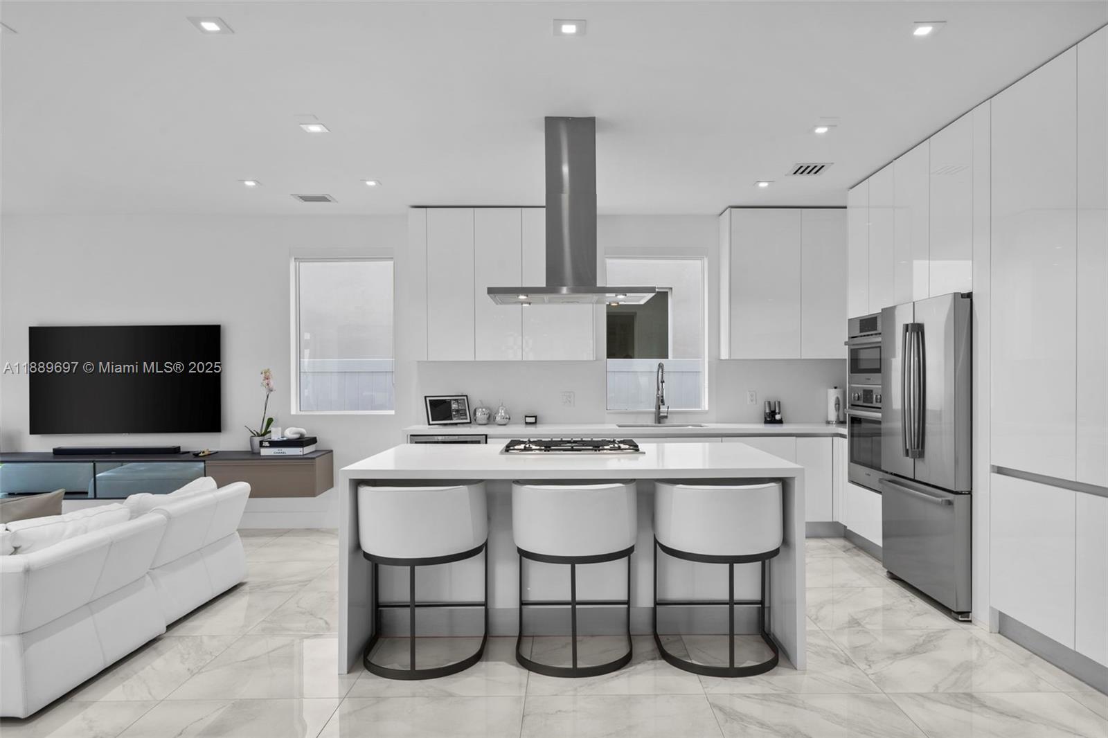 DORAL COMMONS RESIDENTIAL - Residential Lease