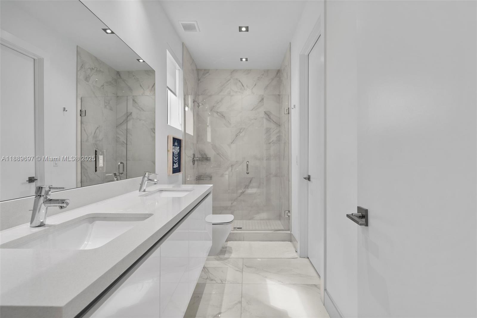 DORAL COMMONS RESIDENTIAL - Residential Lease