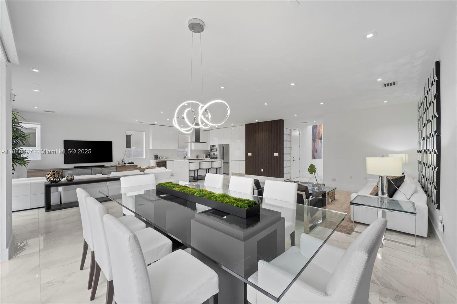 DORAL COMMONS RESIDENTIAL - Residential Lease