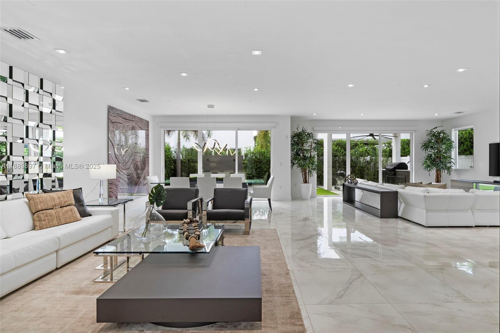 DORAL COMMONS RESIDENTIAL - Residential Lease