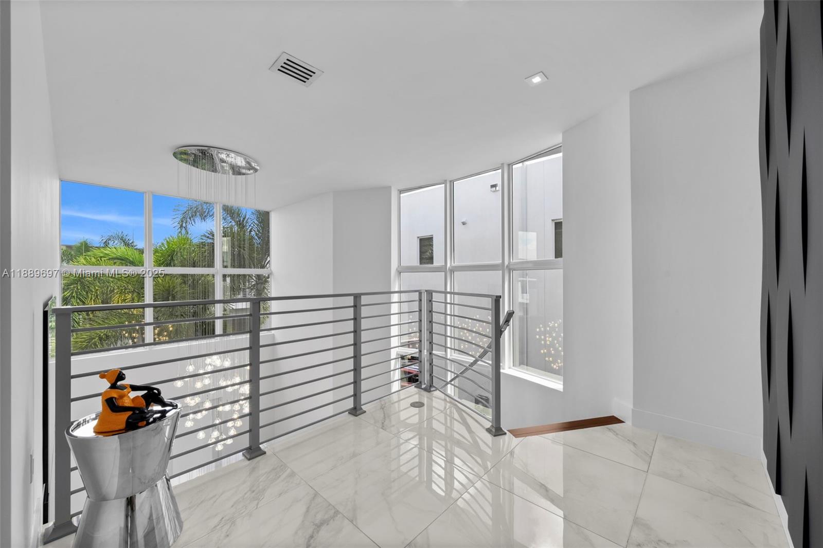 DORAL COMMONS RESIDENTIAL - Residential Lease