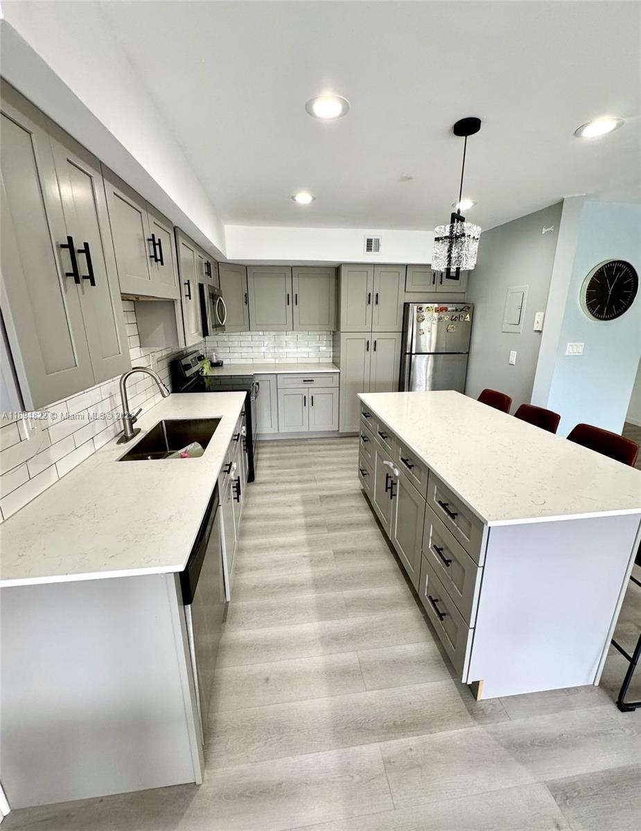 400 Diplomat Pkwy 410