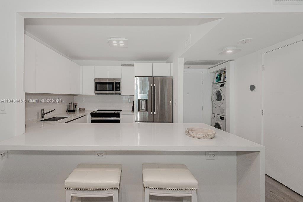 RONEY PALACE CONDO - Residential Lease