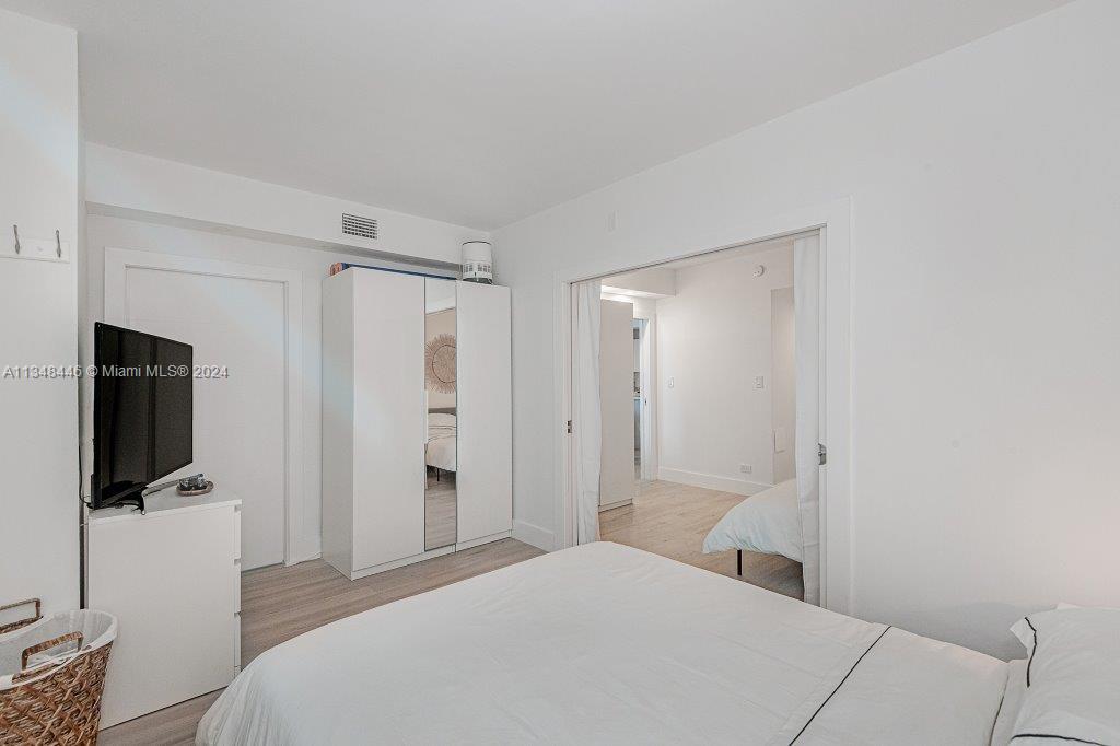 RONEY PALACE CONDO - Residential Lease