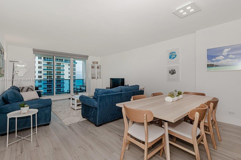 2301 Collins Ave 1115