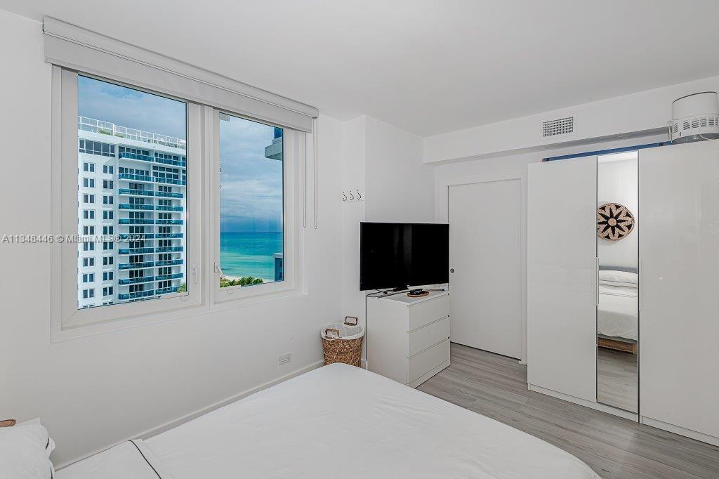 RONEY PALACE CONDO - Residential Lease