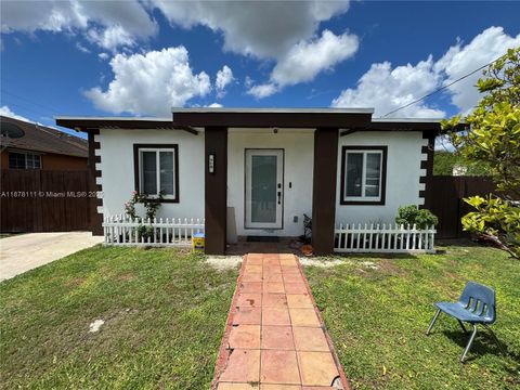Photo of 716 SW 11th Ave, Homestead, FL 33030 (MLS # A11878111)