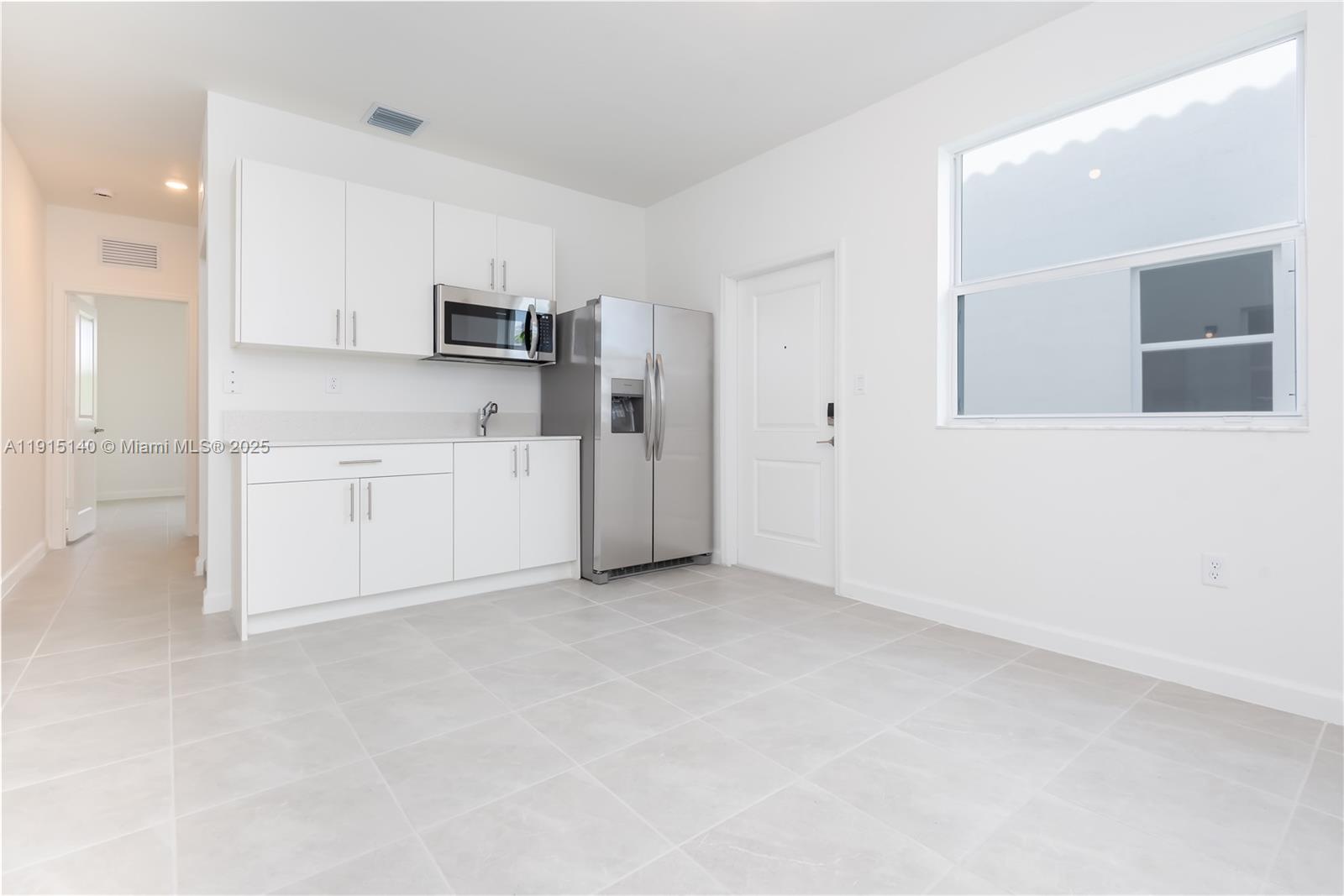 KEYS-GATE NO 1 - Residential Lease