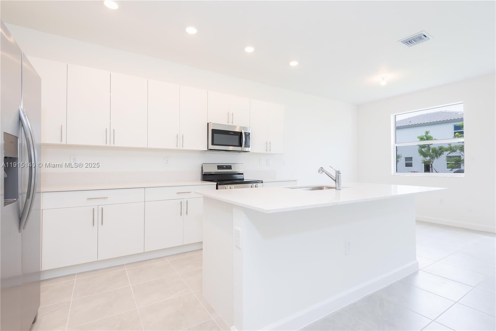 KEYS-GATE NO 1 - Residential Lease