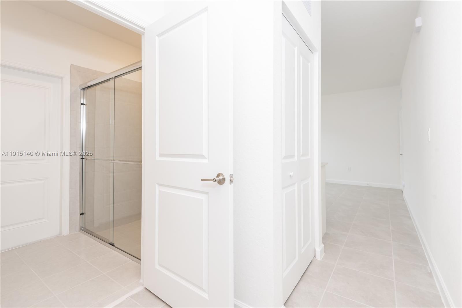 KEYS-GATE NO 1 - Residential Lease