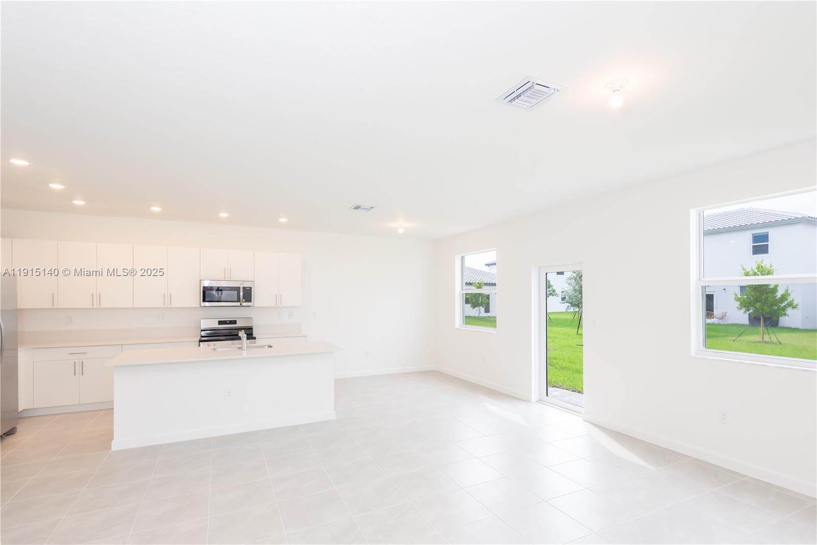 KEYS-GATE NO 1 - Residential Lease