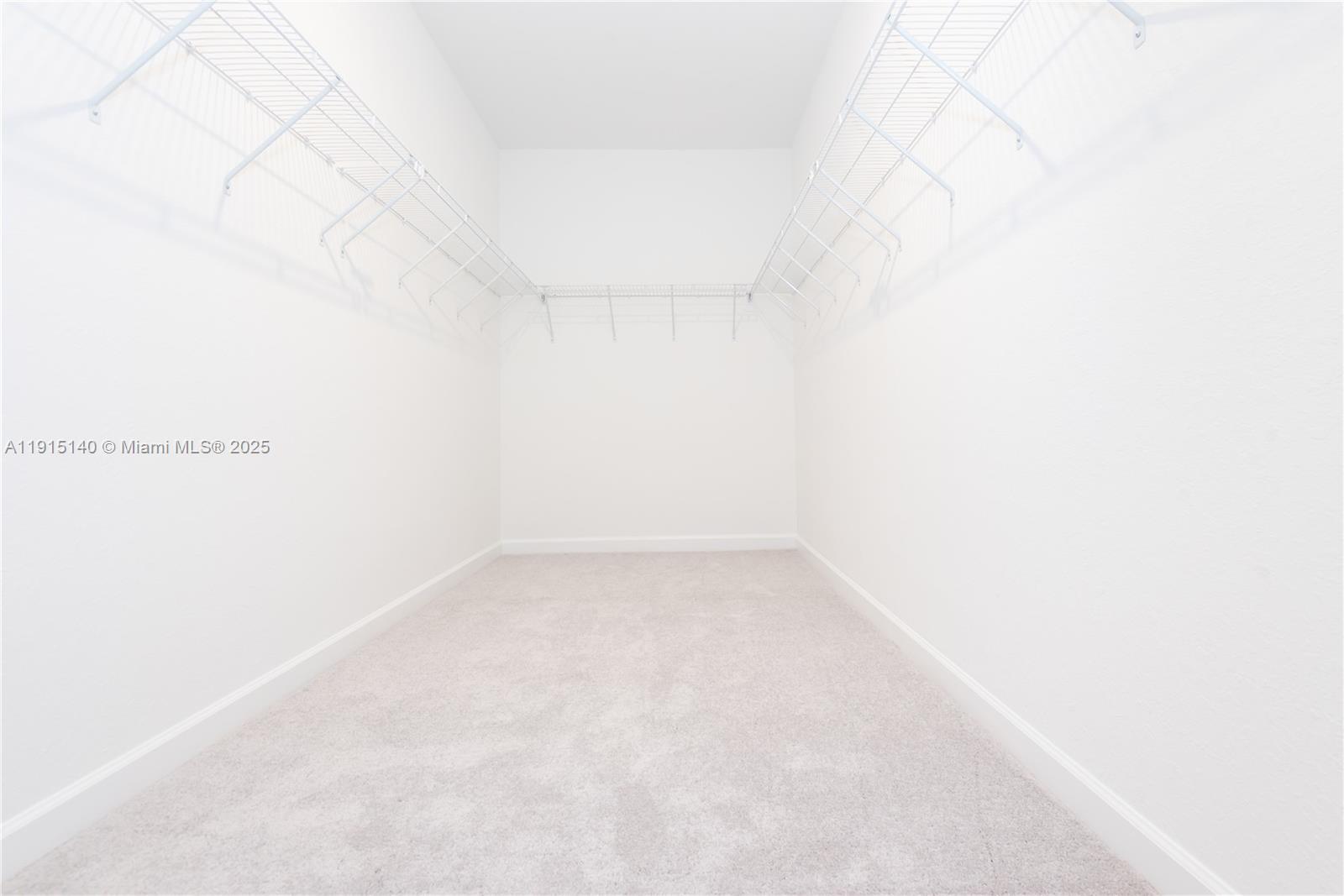 KEYS-GATE NO 1 - Residential Lease