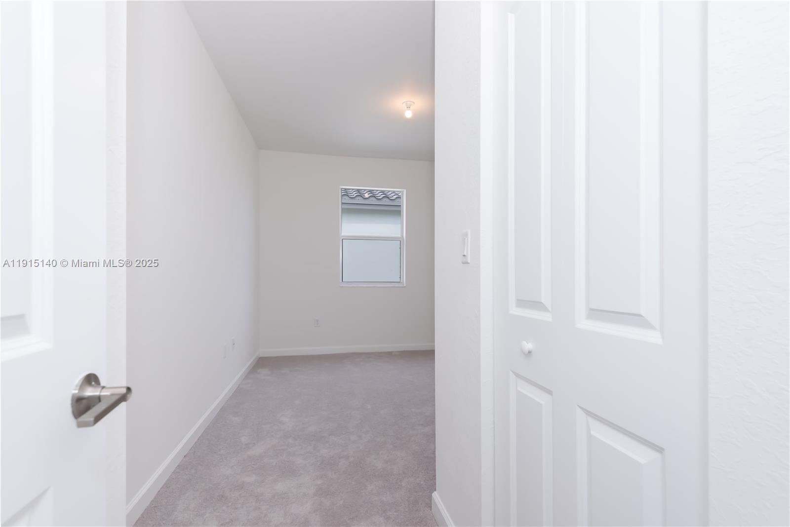 KEYS-GATE NO 1 - Residential Lease