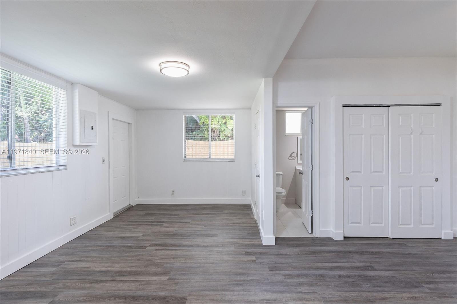 TOWN OF HALLANDALE B-13 - Residential