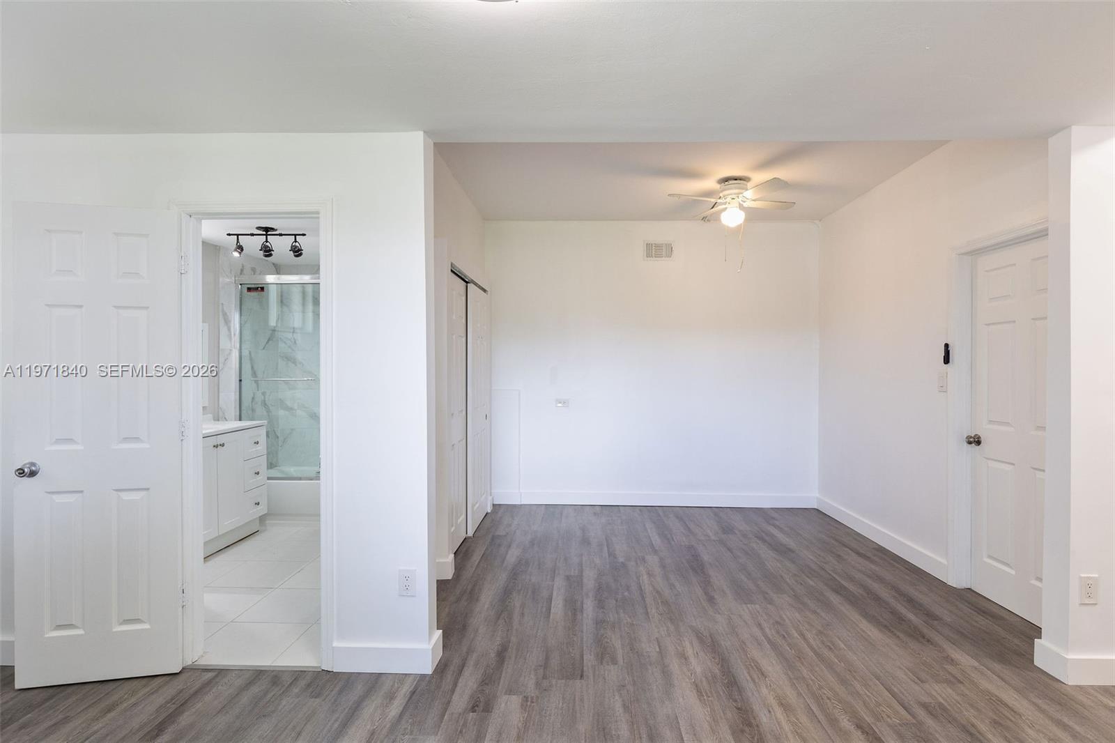 TOWN OF HALLANDALE B-13 - Residential