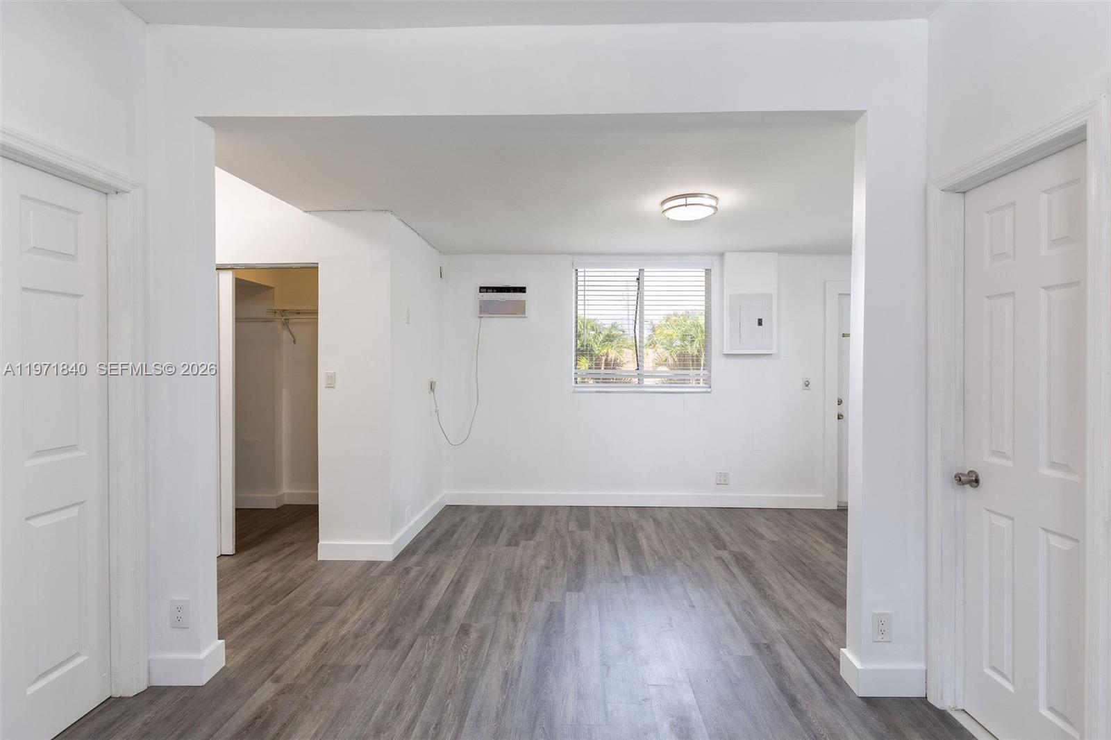 TOWN OF HALLANDALE B-13 - Residential