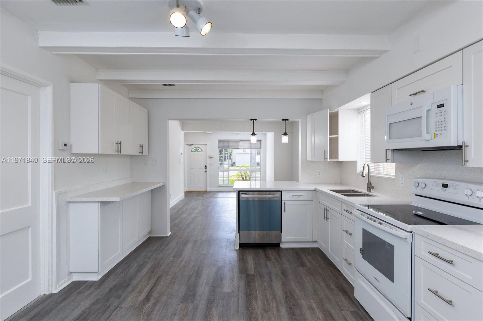 TOWN OF HALLANDALE B-13 - Residential