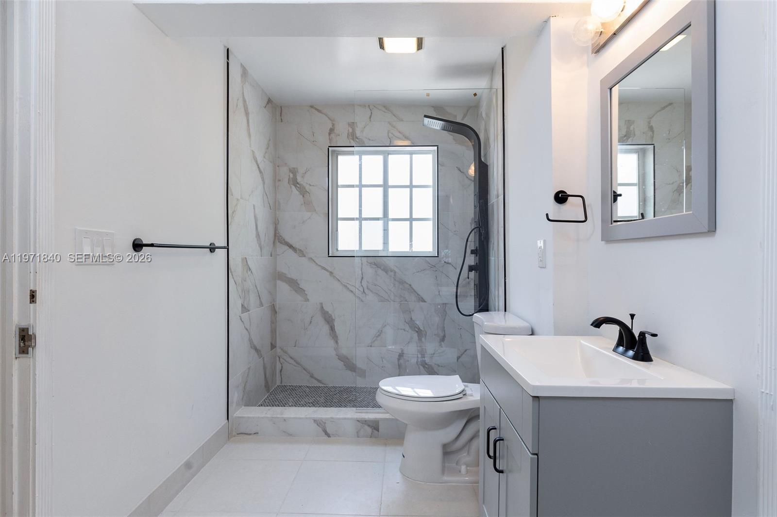 TOWN OF HALLANDALE B-13 - Residential