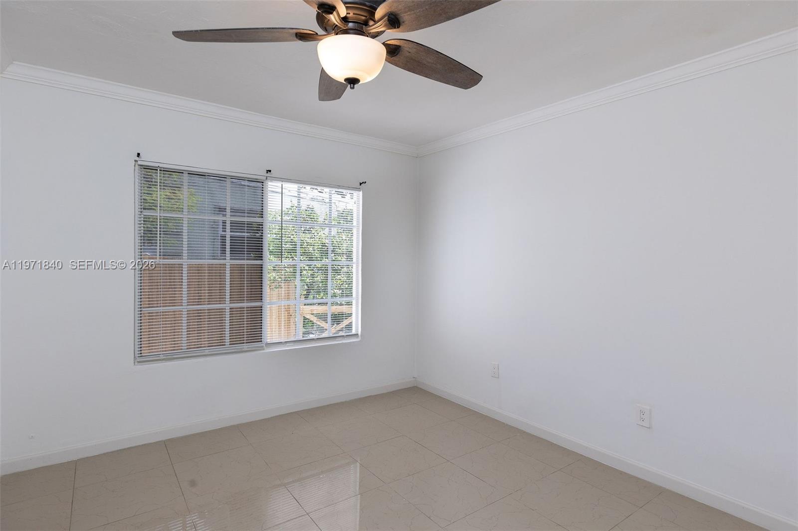 TOWN OF HALLANDALE B-13 - Residential