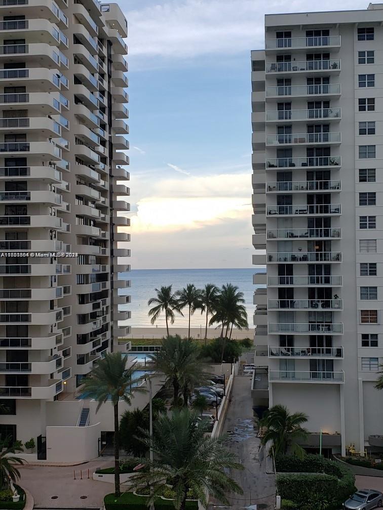 5700 Collins Ave 8B