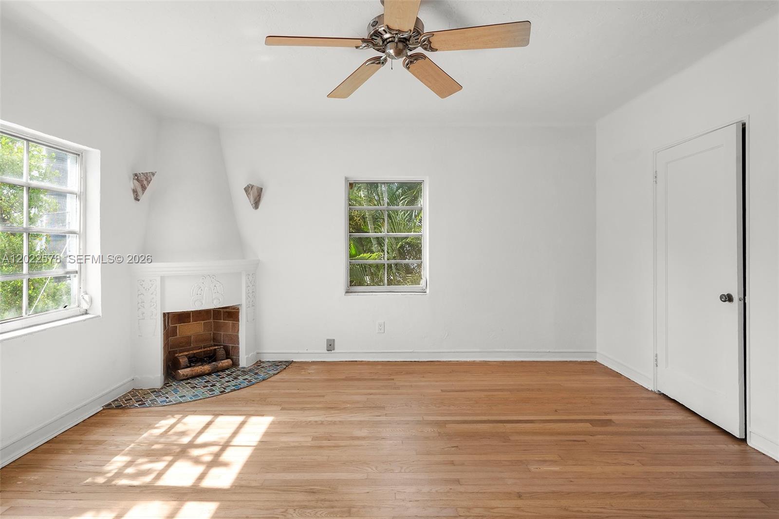 ESPANOLA COURT CONDO - Residential
