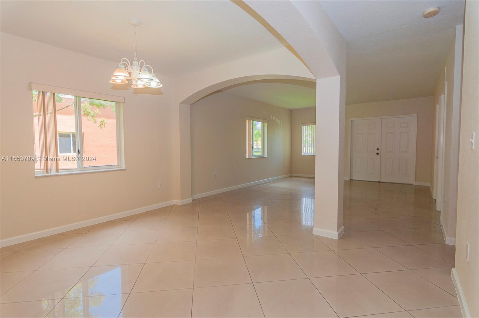 FOREST LAKE PARADISE - Residential Lease