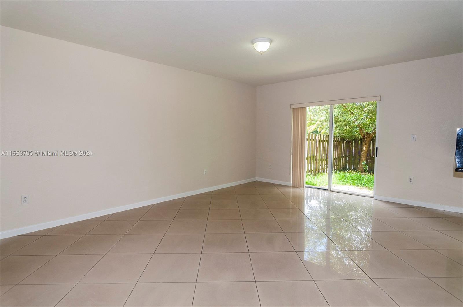 FOREST LAKE PARADISE - Residential Lease