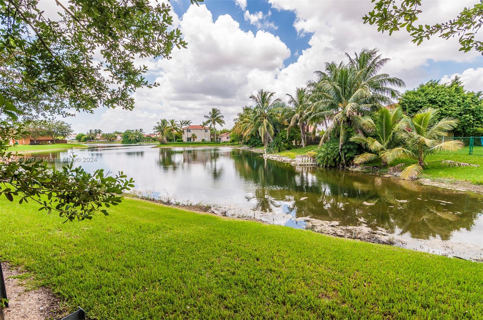 FOREST LAKE PARADISE - Residential Lease