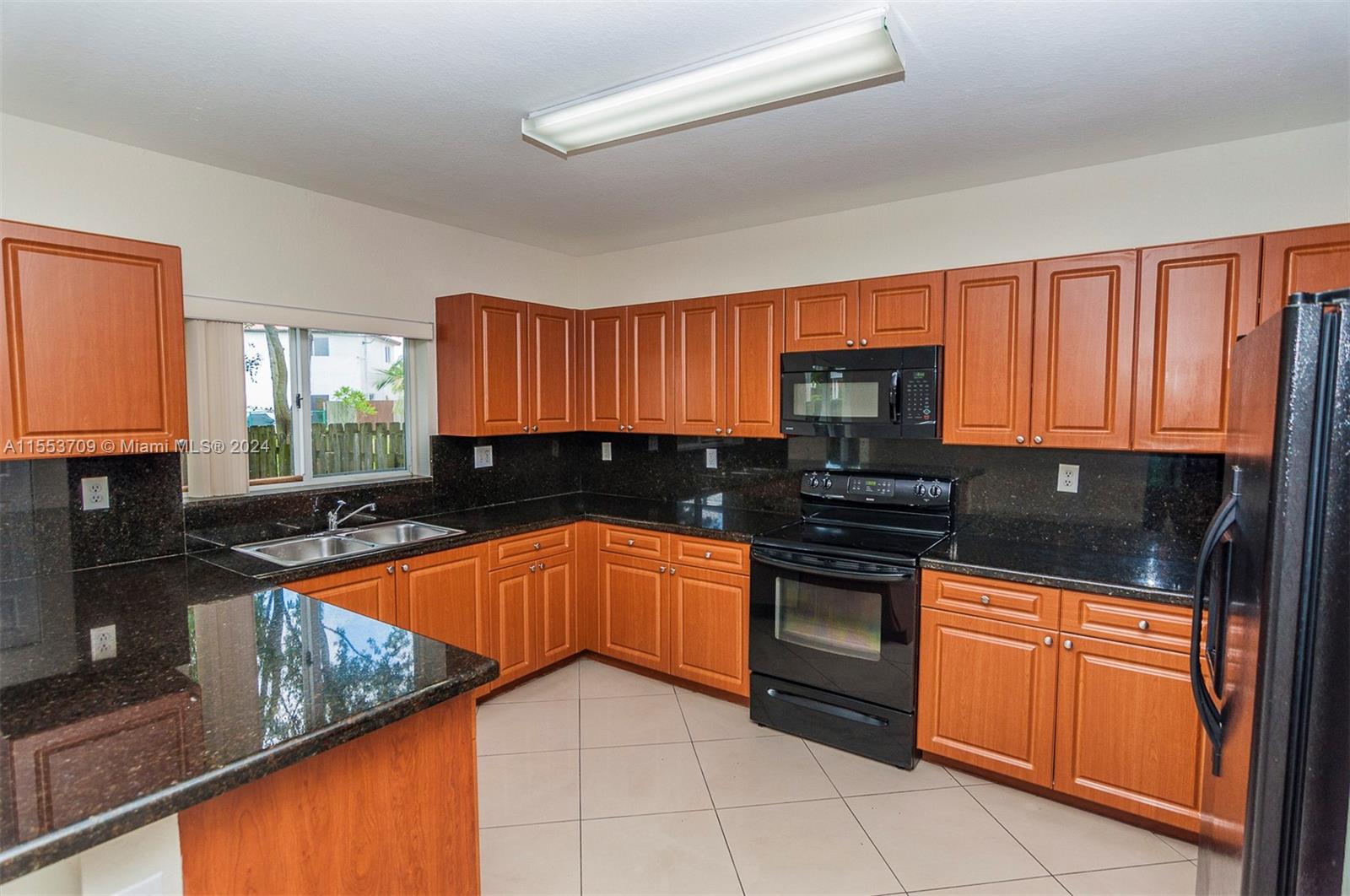 FOREST LAKE PARADISE - Residential Lease