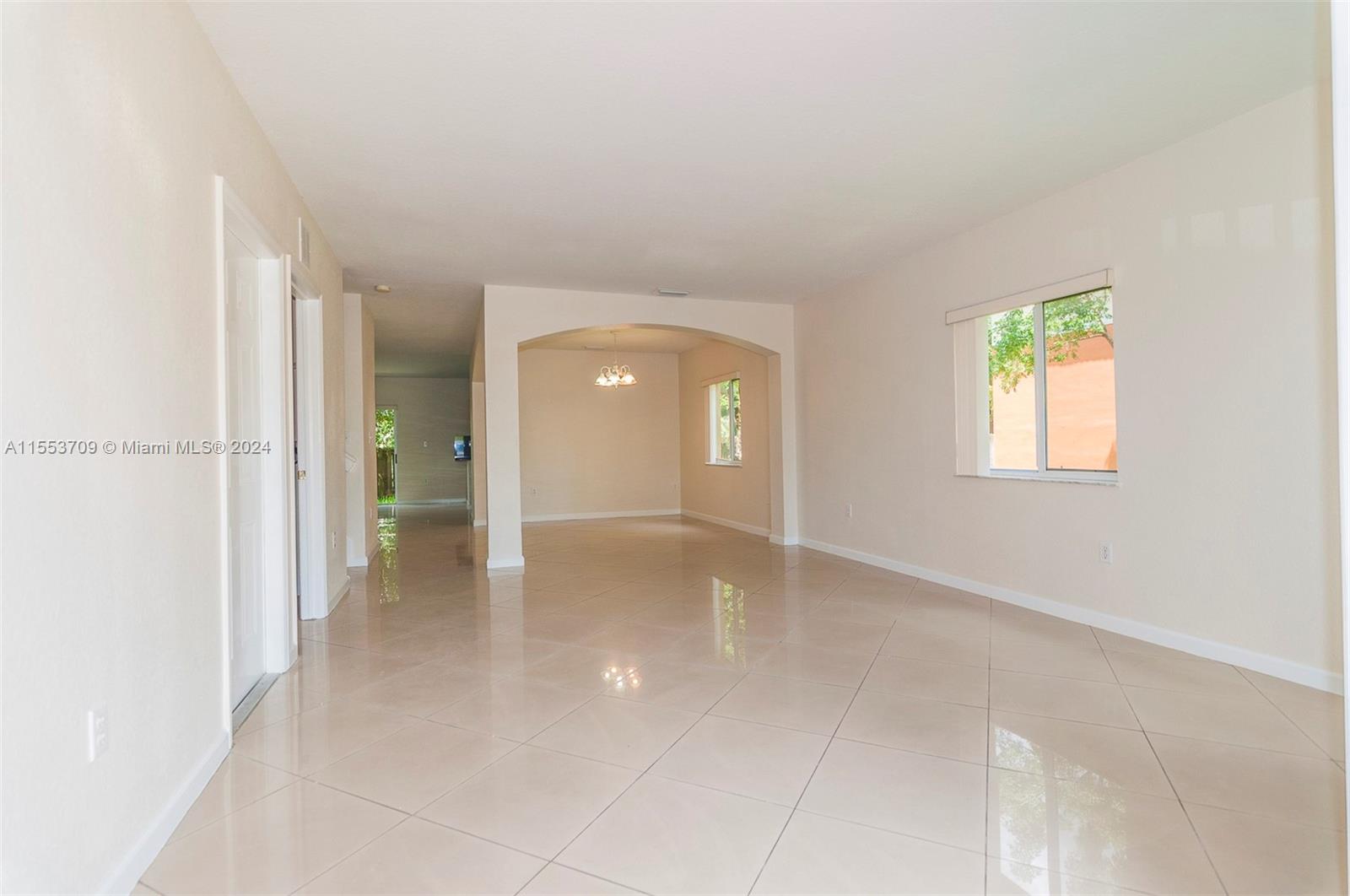 FOREST LAKE PARADISE - Residential Lease