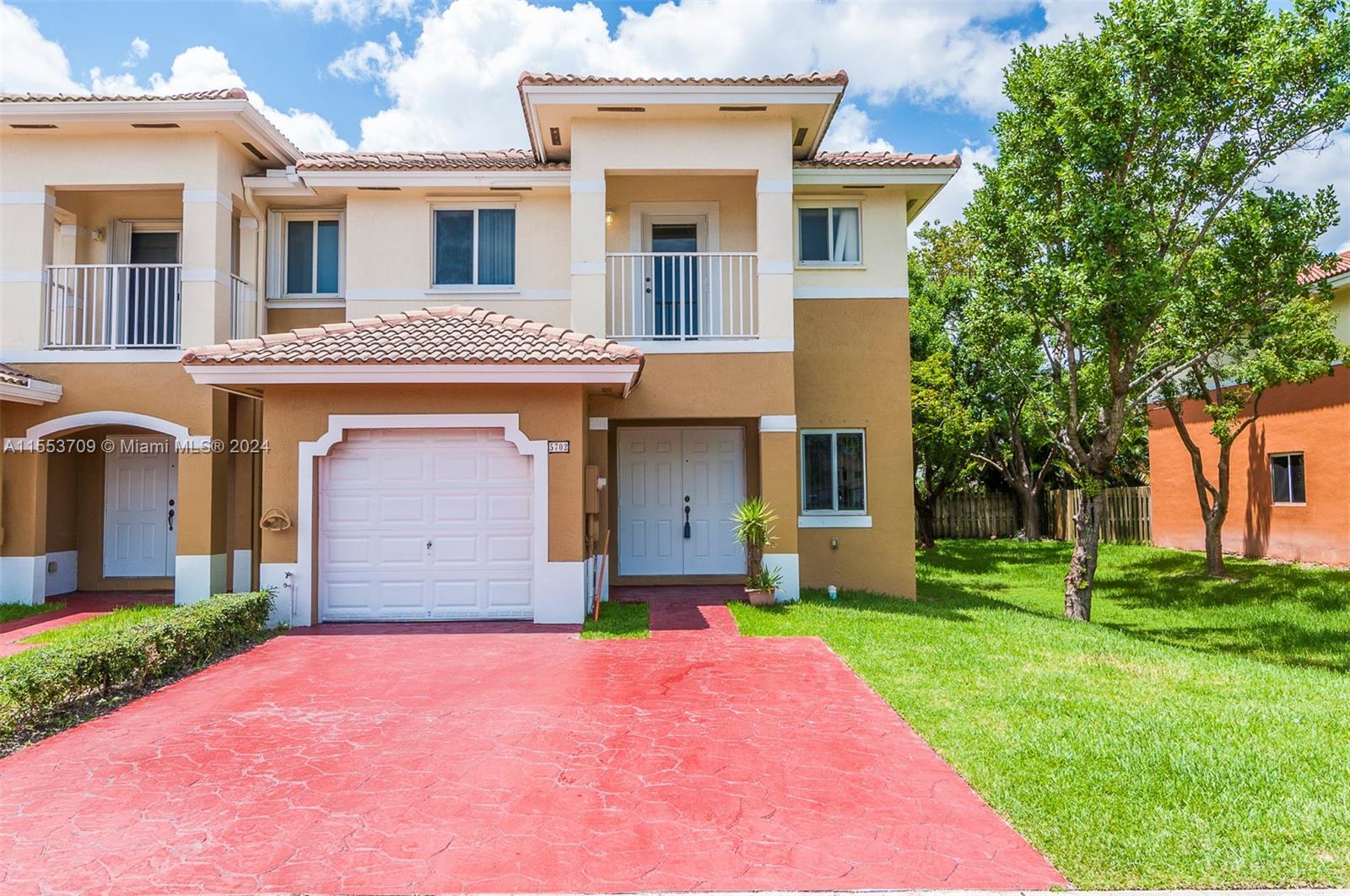 FOREST LAKE PARADISE - Residential Lease