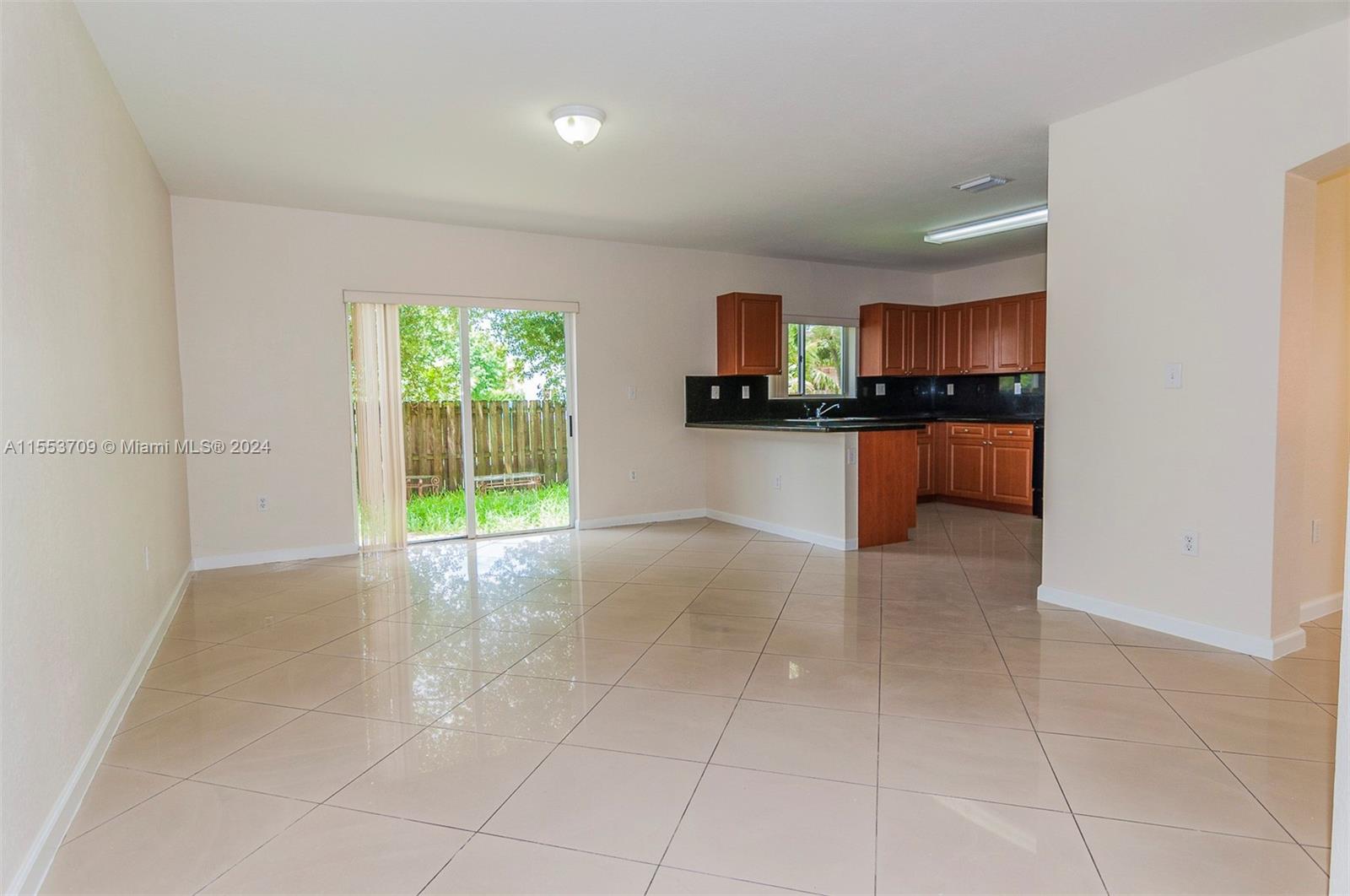 FOREST LAKE PARADISE - Residential Lease