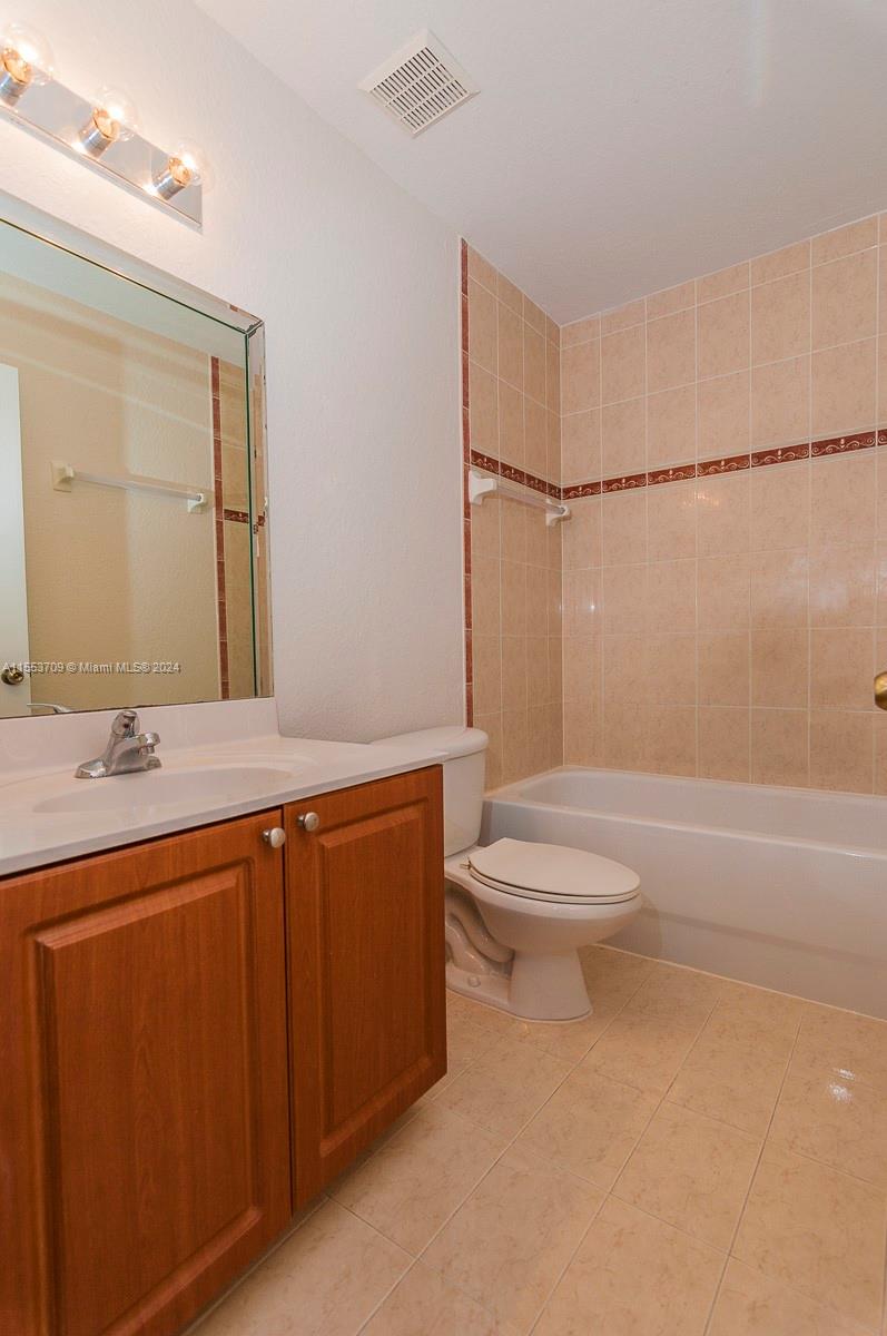 FOREST LAKE PARADISE - Residential Lease