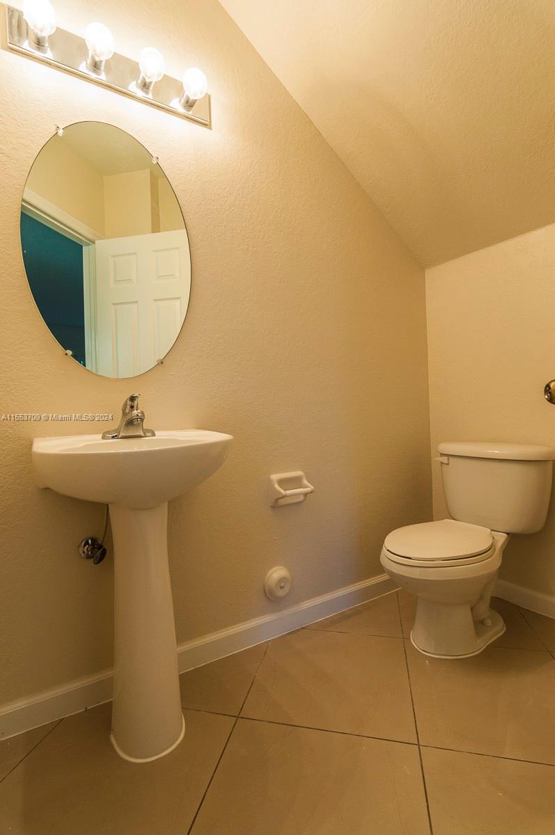 FOREST LAKE PARADISE - Residential Lease