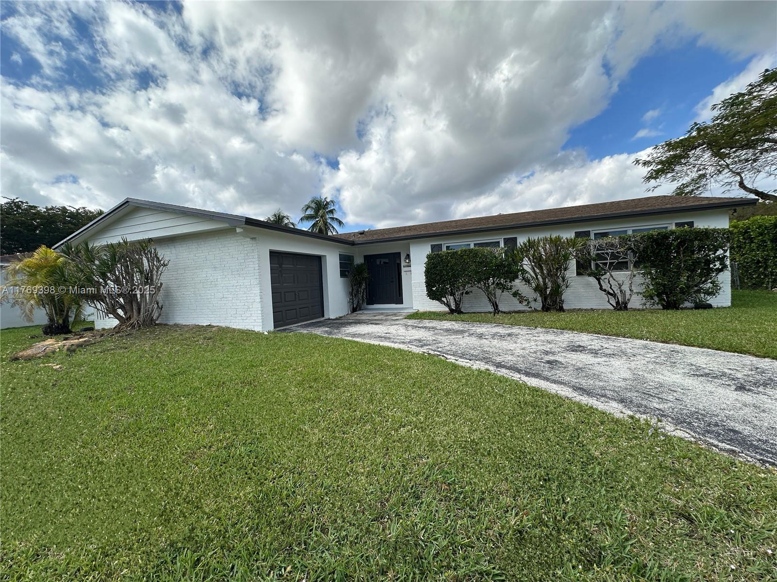 Property for Sale at 10475 Sw 96th Ter, Kendall, Miami-Dade County, Florida - Bedrooms: 3 
Bathrooms: 2  - $824,999