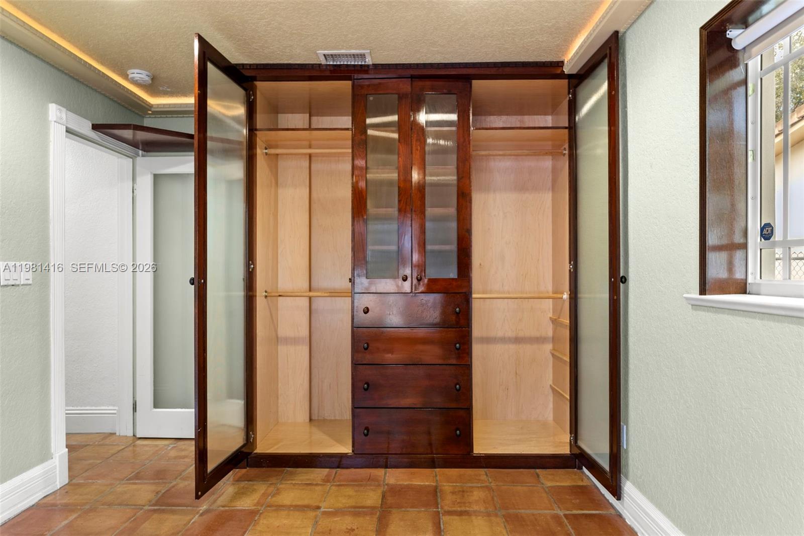 PEMBROKE LAKES SEC 1 - Residential