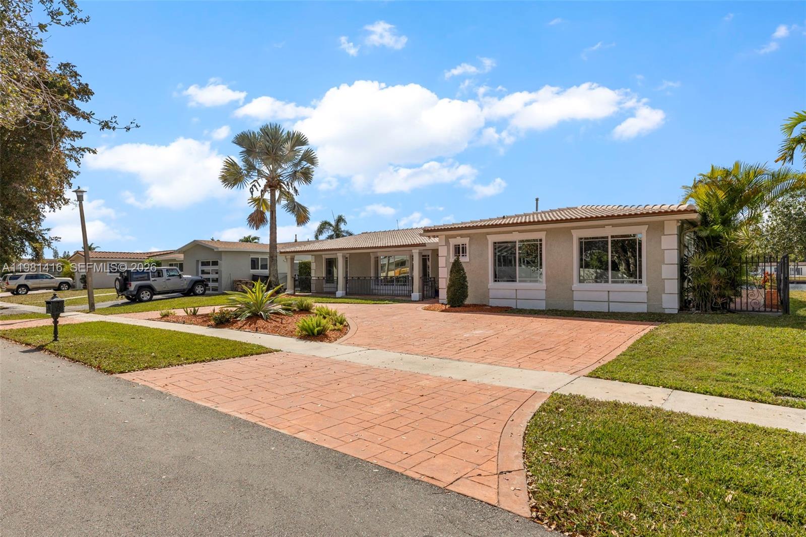 PEMBROKE LAKES SEC 1 - Residential