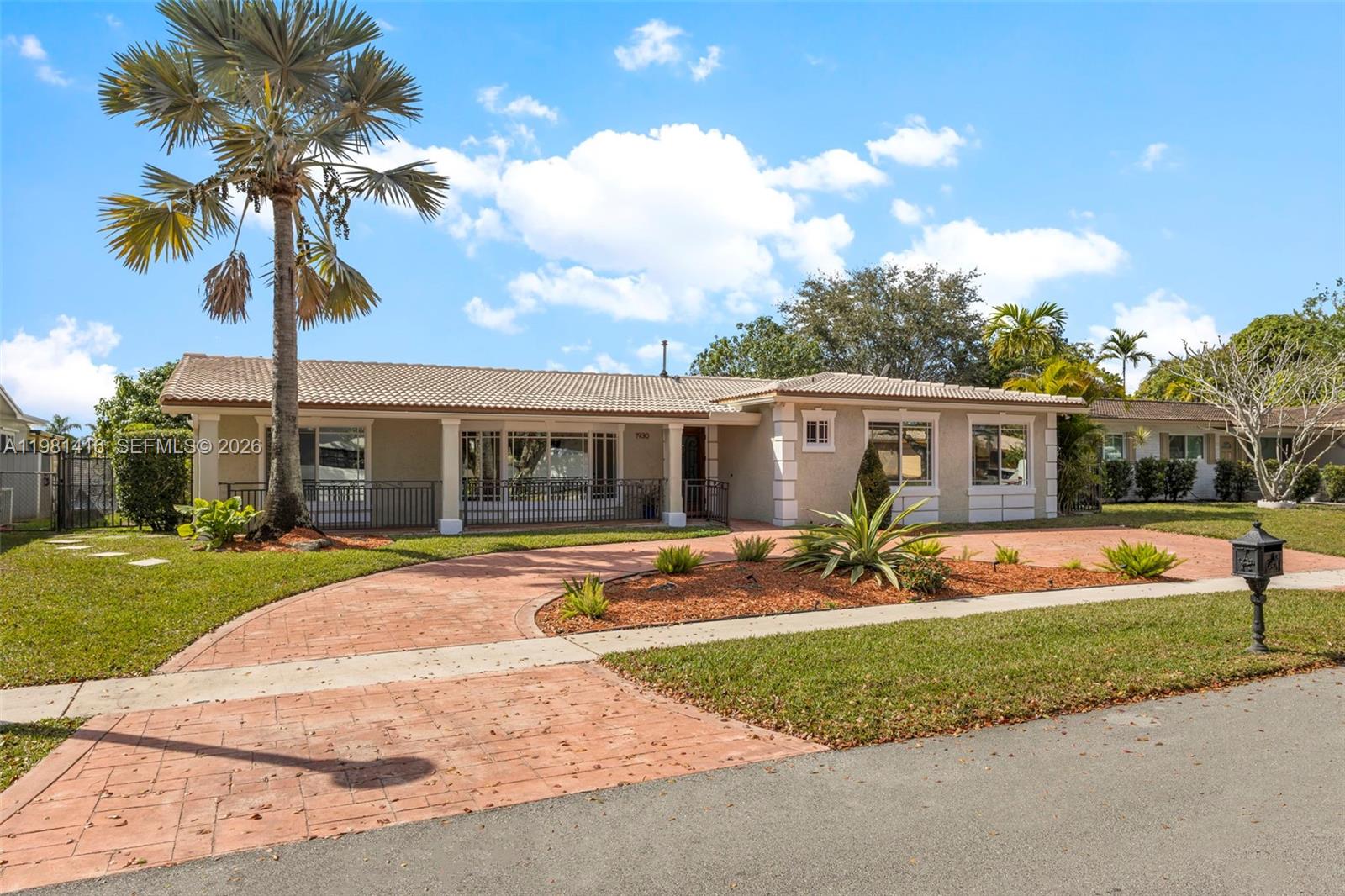 PEMBROKE LAKES SEC 1 - Residential