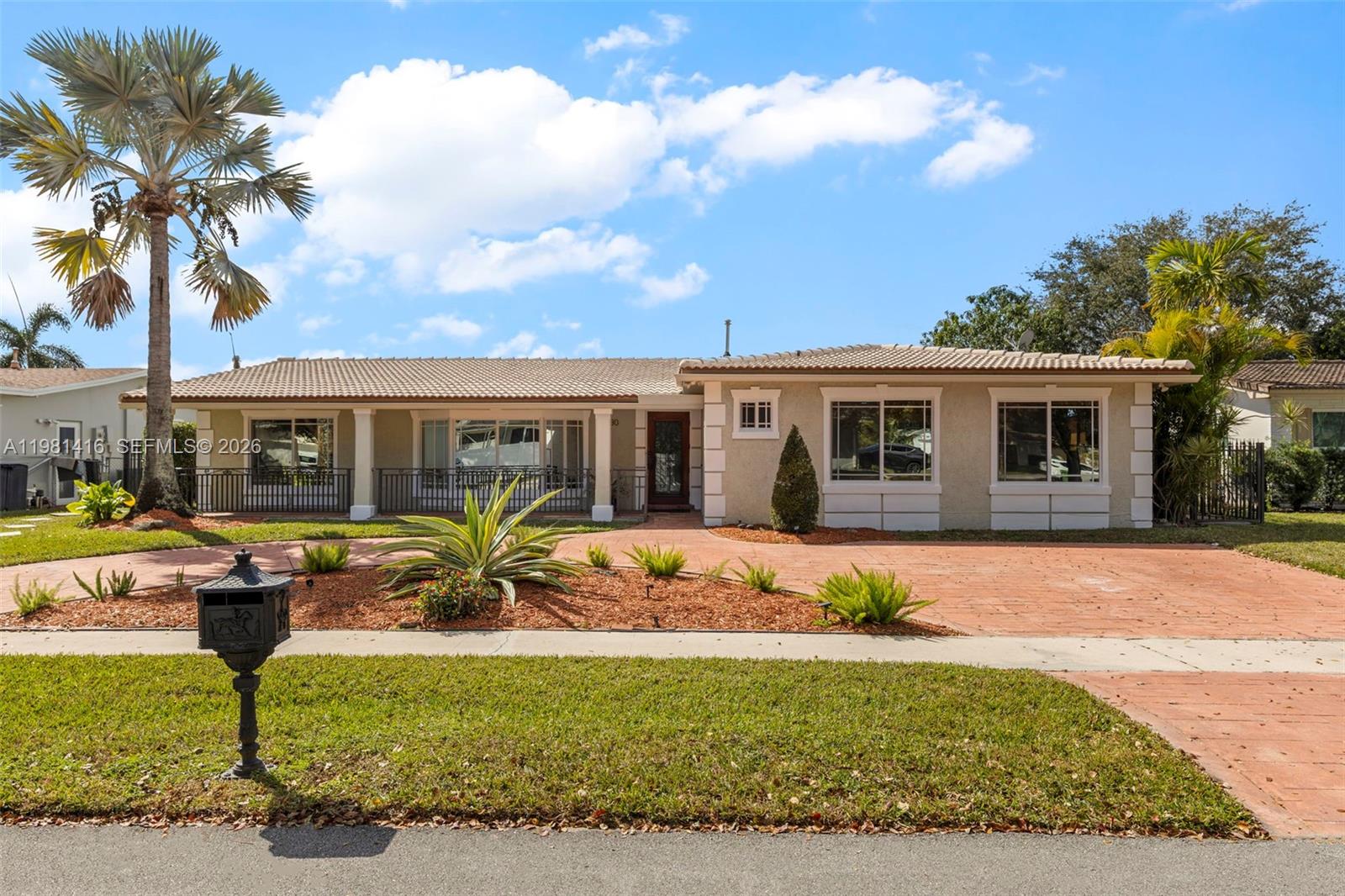 PEMBROKE LAKES SEC 1 - Residential