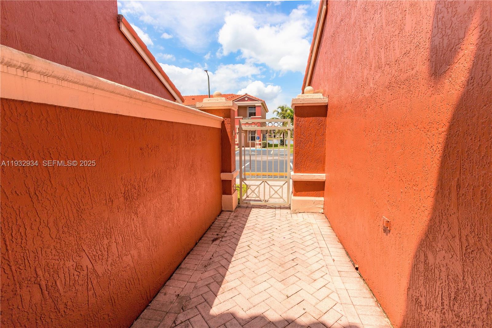 THE GATES AT DORAL ISLES - Residential