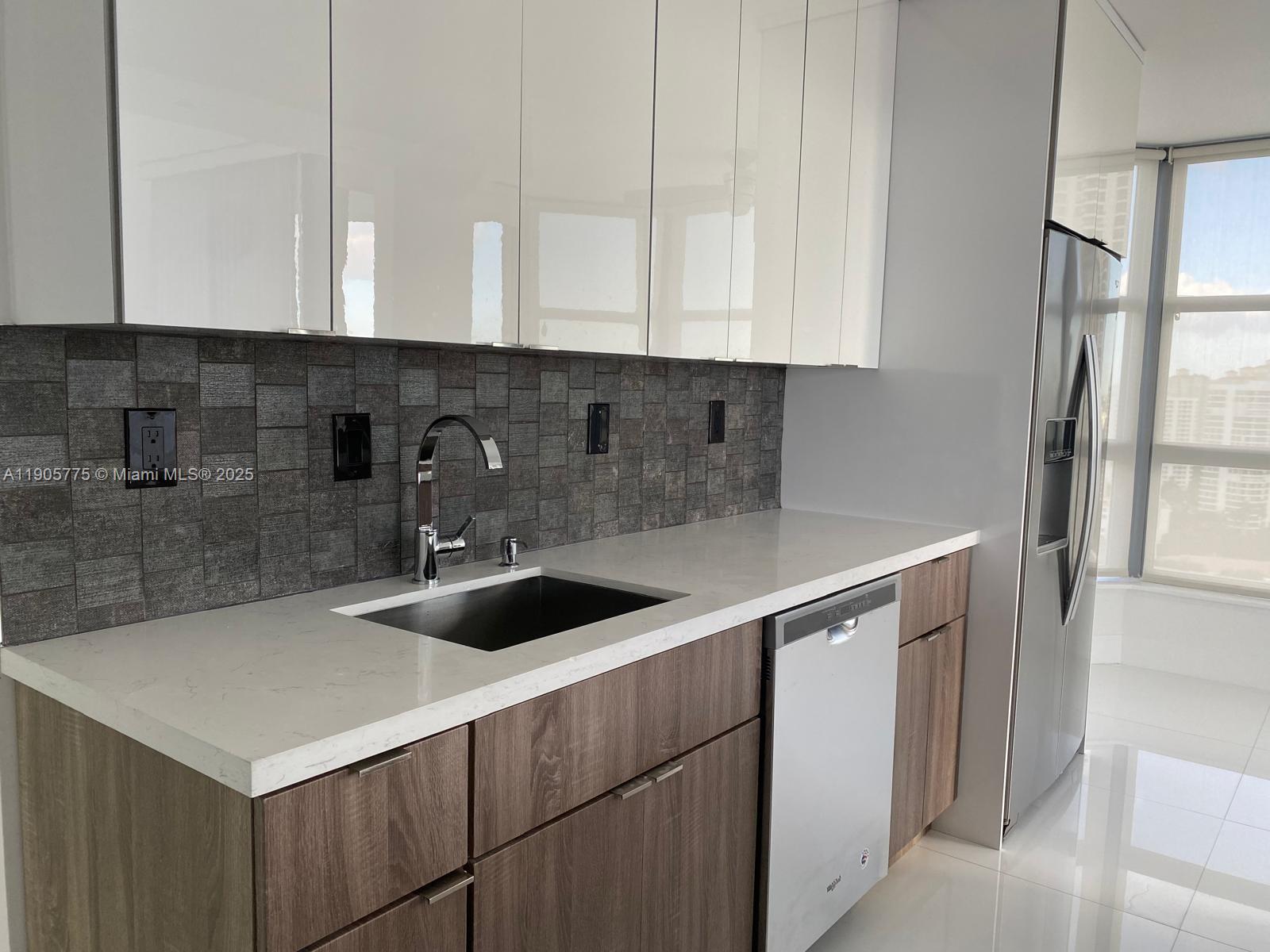 MYSTIC POINTE CONDO NO TH - Residential Lease