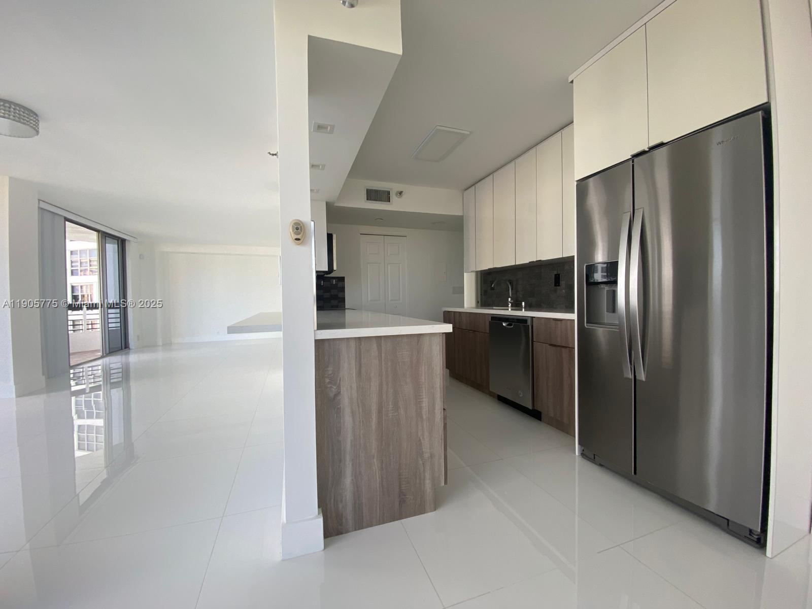 MYSTIC POINTE CONDO NO TH - Residential Lease