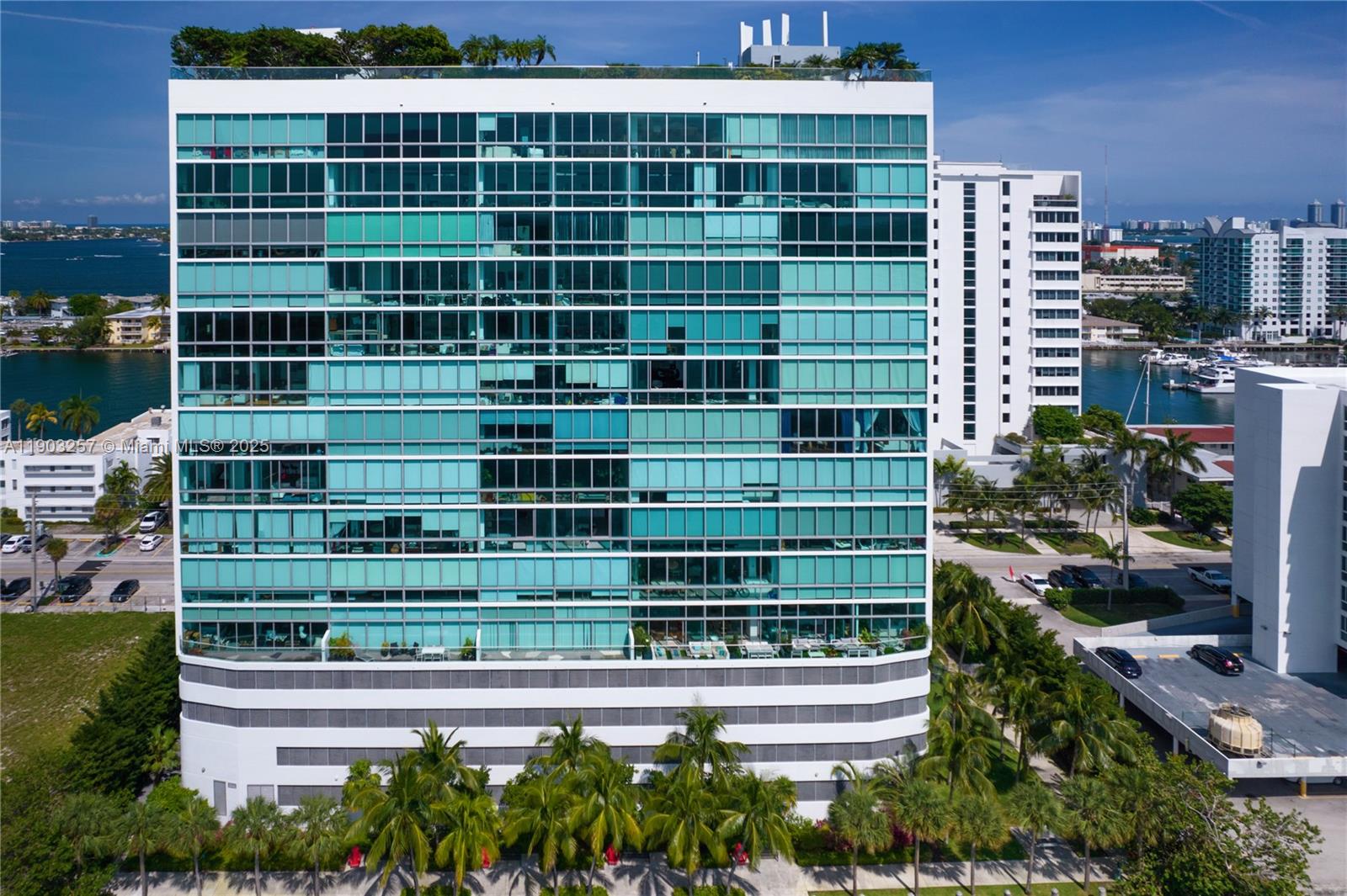 SPACE 01 CONDO - Residential