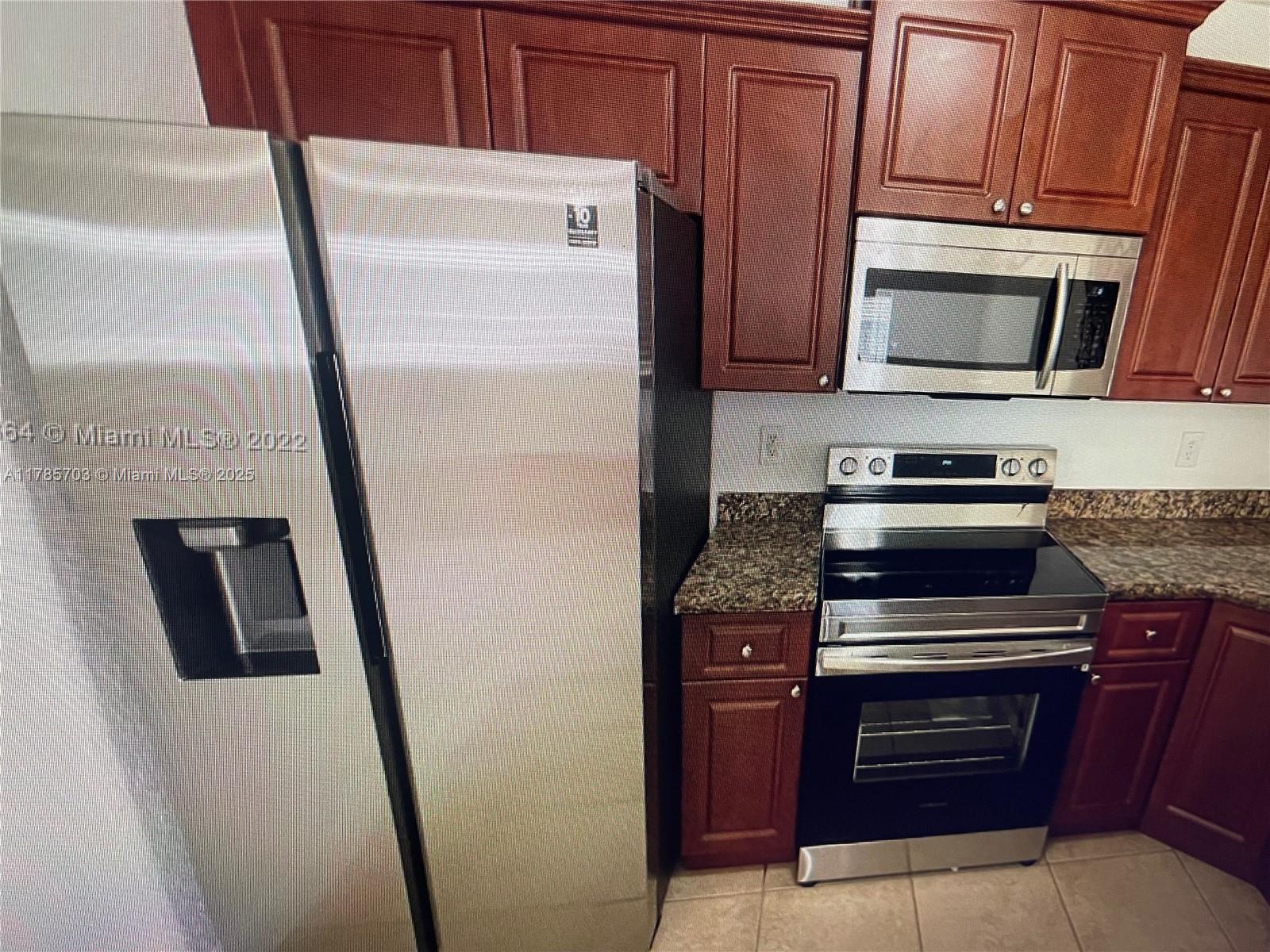 5881 NW 32nd Ave 05881