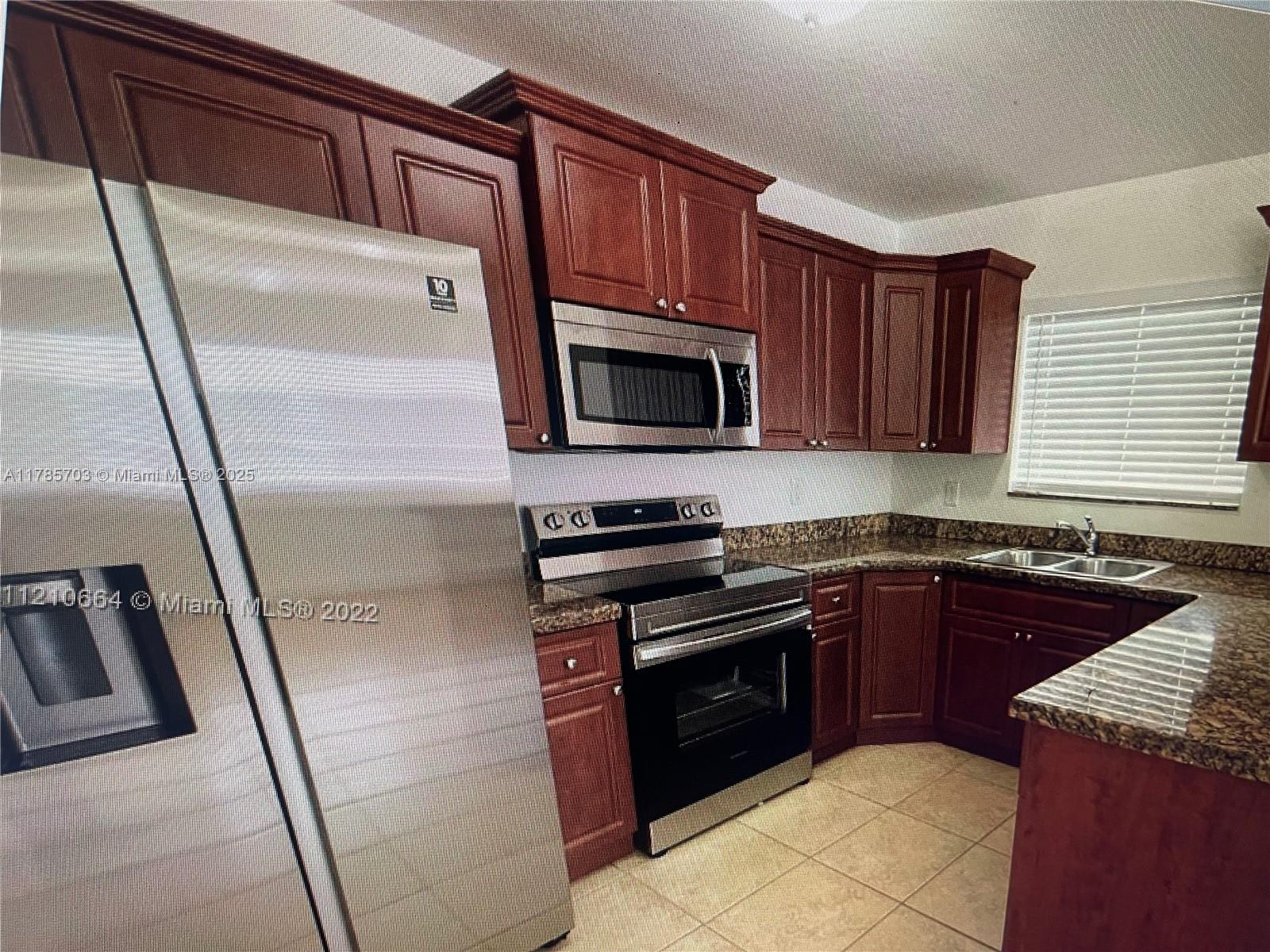 5881 NW 32nd Ave 05881