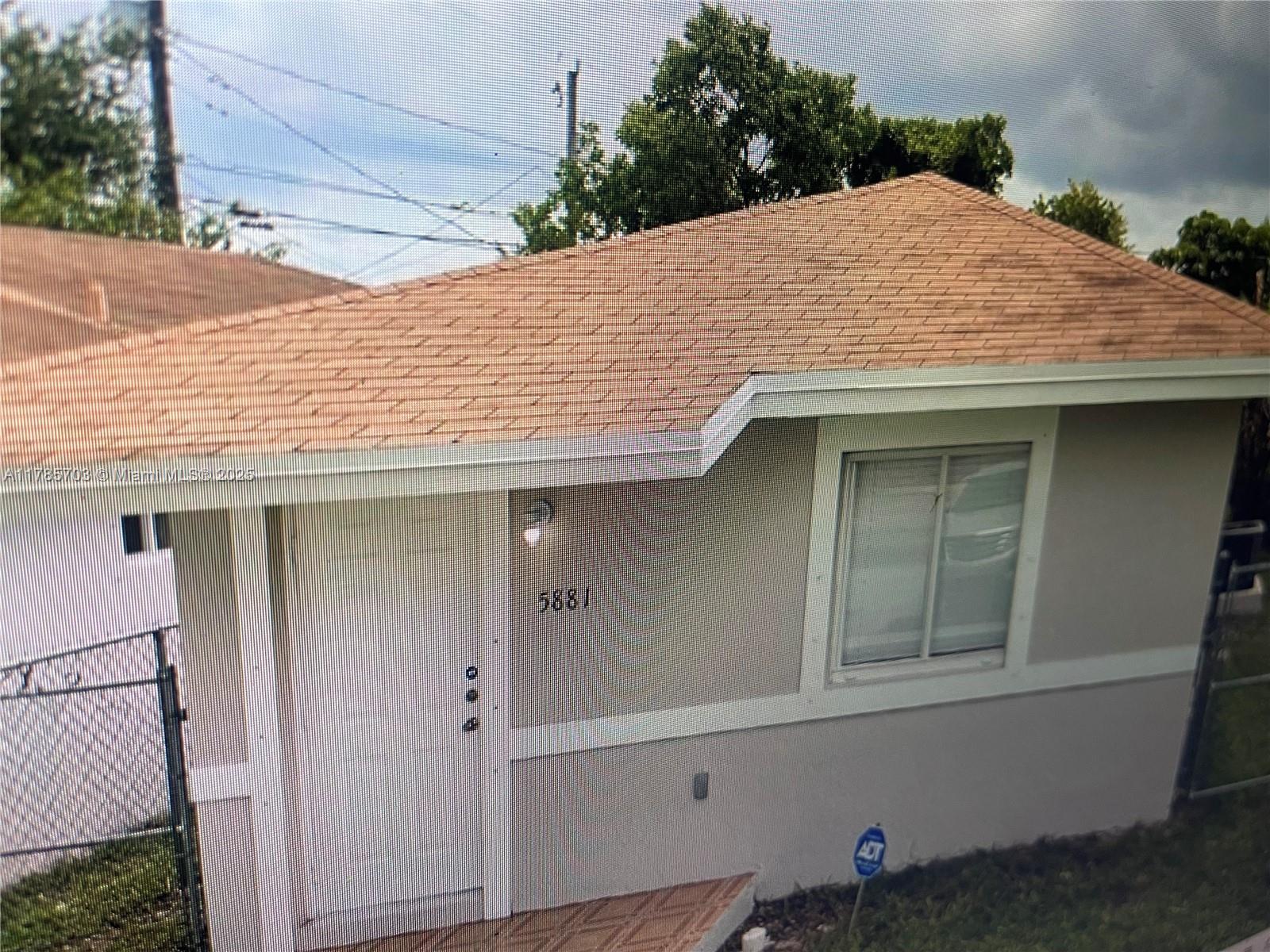 5881 NW 32nd Ave 05881