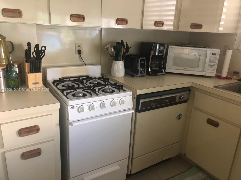 NAUTILUS CONDO - Residential Lease