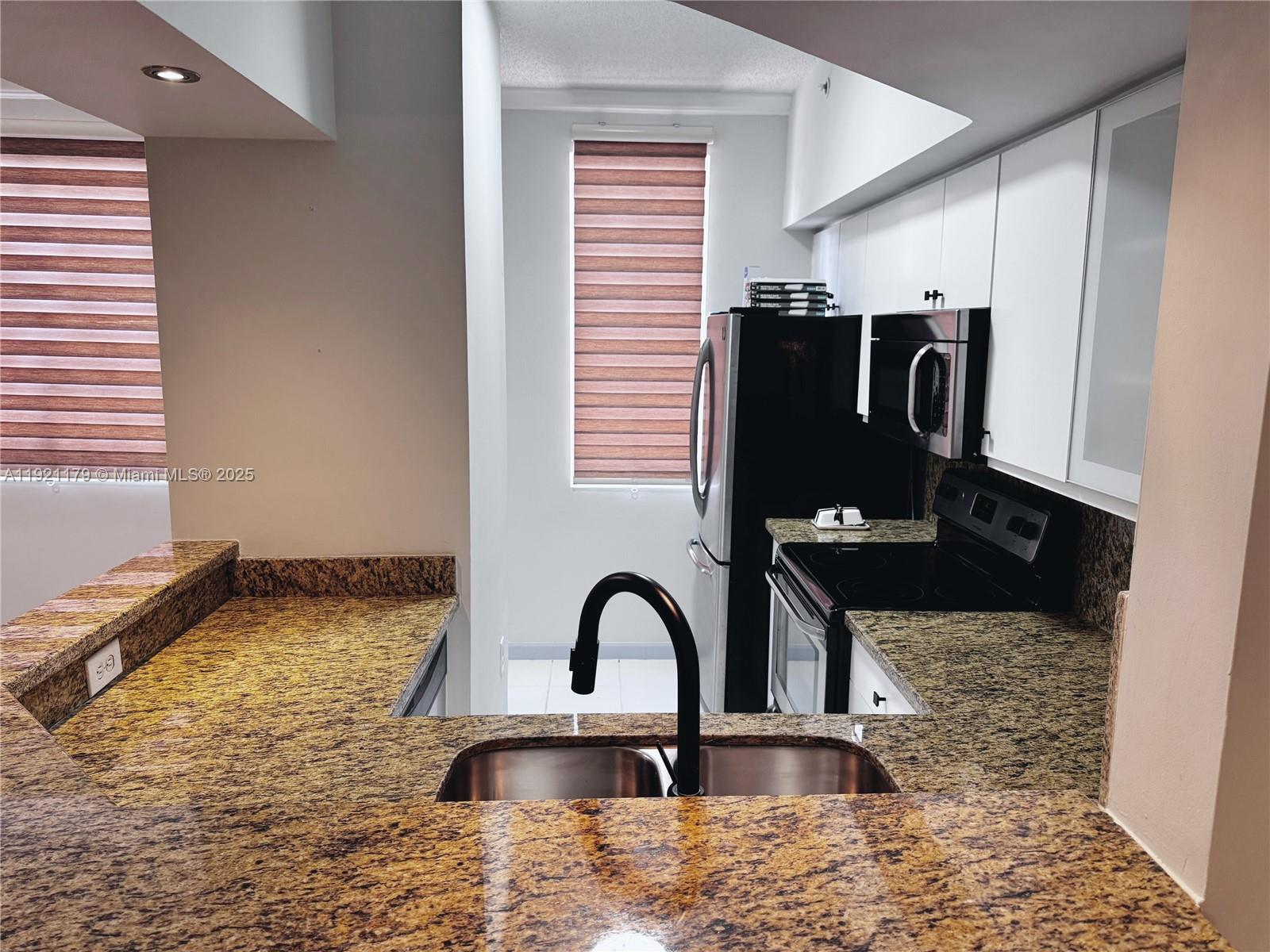 2881 NE 185th St 102