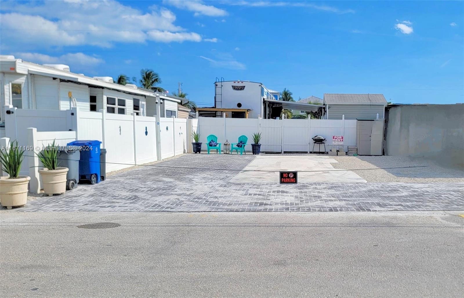 CALUSA CAMPGROUND - Land